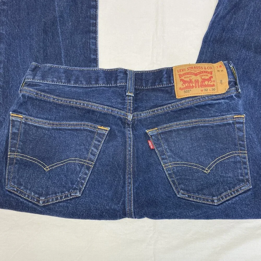 Levis mid rise